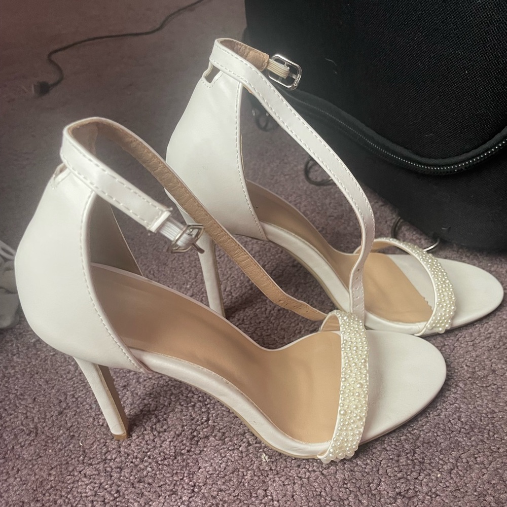 Pearl Kitten Heel